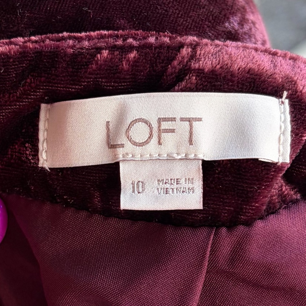 •LOFT• Velvet Twist Shift Skirt In Crushed Blackberry - Size 10 - Picture 3 of 8